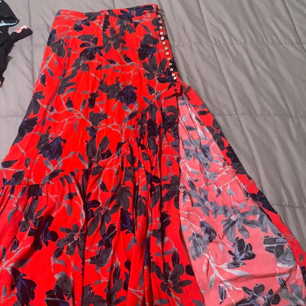 Long skirt with slit